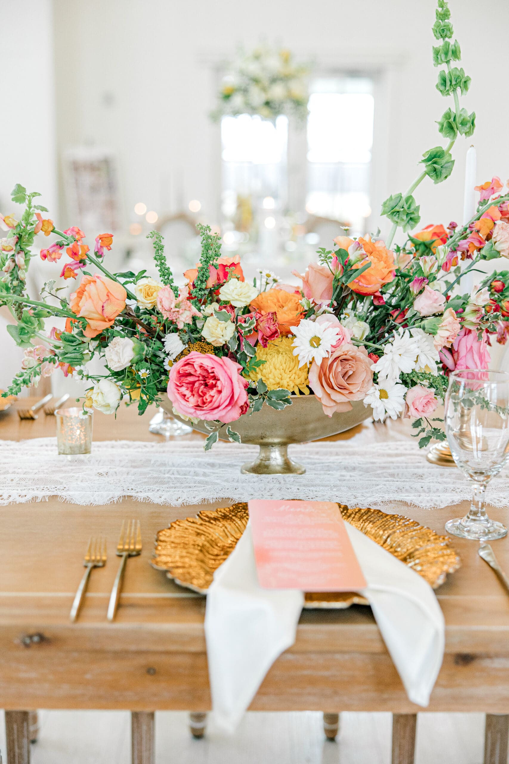 Wedding reception tablescape illustrating a wedding planning guide about vendor tipping etiquette.